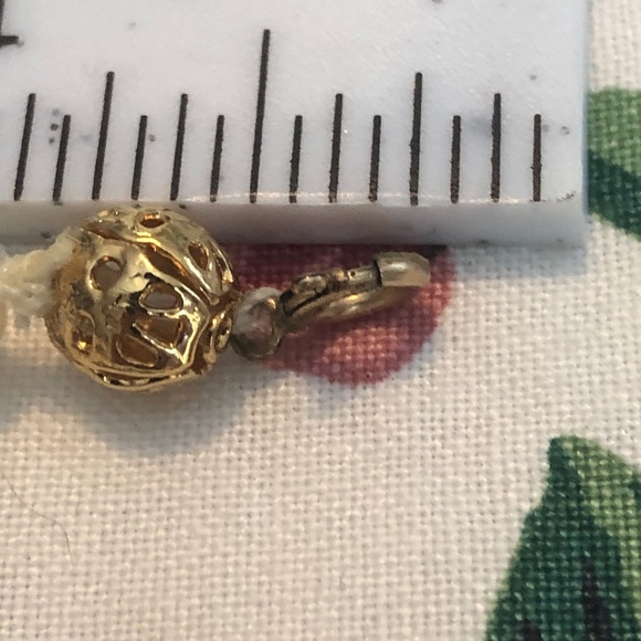 Bundle of 3 Delicate Gold and Pearl Bracelets - Picture 11 of 12